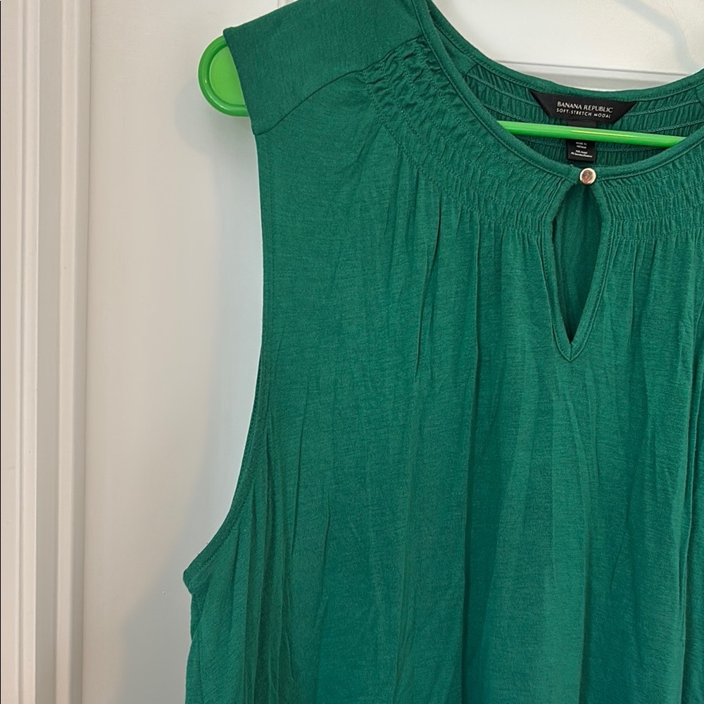 Banana Republic Green Pleated Sleeveless Top - Picture 5 of 10